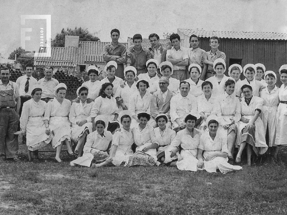 Personal femenino de fábrica de caramelos