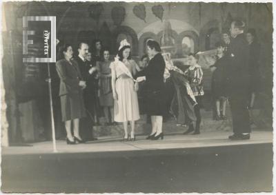 Intendente Manuel Cáceres en concurso de belleza