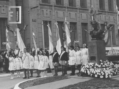 Acto cívico frente al Palacio municipal