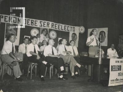 Campaña por la reelección de Perón en el Teatro Italia