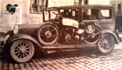 Ford T y motocicleta 