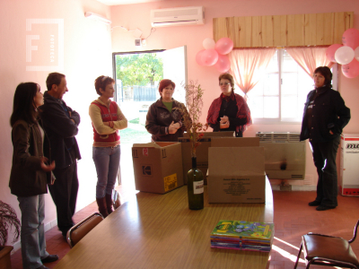 Donación de libros para la Biblioteca de la Sociedad de Fomento del Barrio Andrés Del Pino 