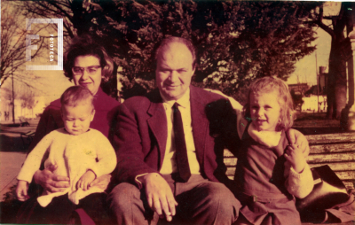 Familia del maestro Ronald Nash