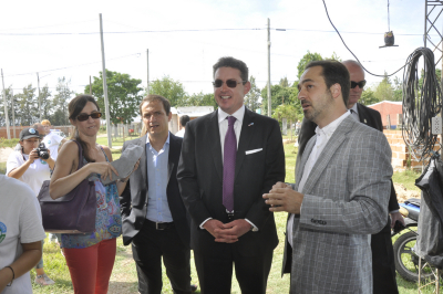 Visita del Embajador de Estados Unidos Noah Mamet al barrio La Josefa 