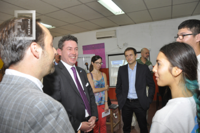 Visita del Embajador de Estados Unidos Noah Mamet al barrio La Josefa 