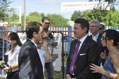 Visita del Embajador de Estados Unidos Noah Mamet al barrio La Josefa 