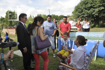 Visita del Embajador de Estados Unidos Noah Mamet al barrio La Josefa 