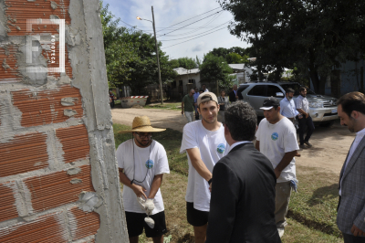 Visita del Embajador de Estados Unidos Noah Mamet al barrio La Josefa 