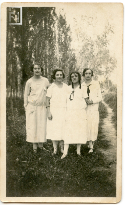 Señoritas de la familia Rossi