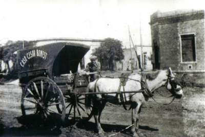 Carro de reparto de verduras de César Bonesi