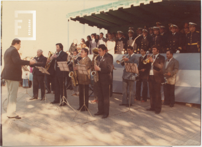 Banda Municipal celebrando el día de la bandera de 1980