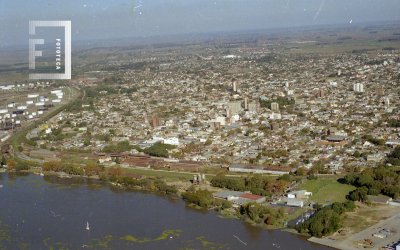 Vista aérea de la ciudad de Campana