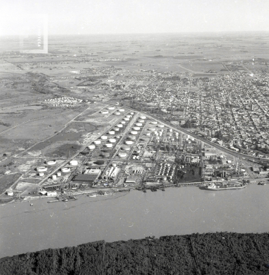 Vista aérea de la Empresa Esso