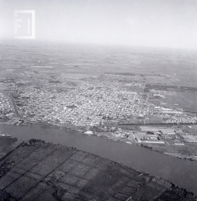 Vista aérea de la ciudad de Campana desde el sector islas