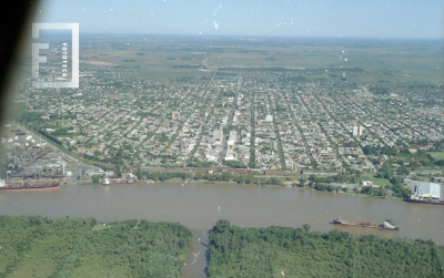 Vista aérea de la ciudad de Campana desde el sector islas