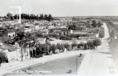 Casas frente a la plazoleta de la estación del ferrocarril