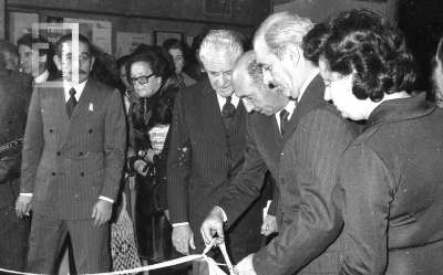 Exposición del Primer Automóvil Argentino en casa de la provincia de Buenos Aires .