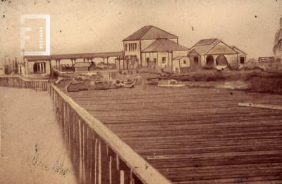 Muelle en el puerto antes de las vías