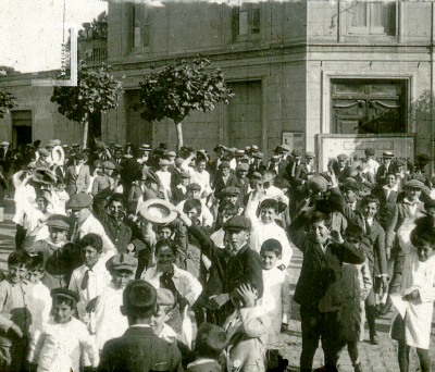 Niños en la calle Real