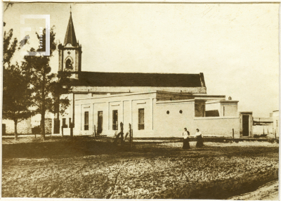 Iglesia Santa Florentina y Plaza alambrada