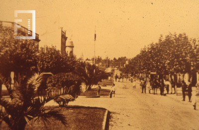 Vista de la Avenida Rivadavia adoquinada