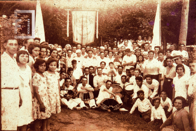 Familias en un paseo del Centro Obrero Recreativo