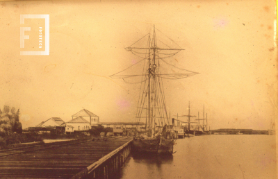 Buques en el muelle