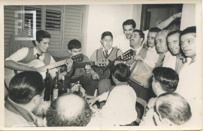 Reunión de amigos en la casa de Francisco Ro