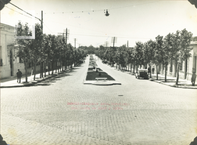 Embellecimiento de la Av. Rivadavia vista desde la Plaza Eduardo Costa