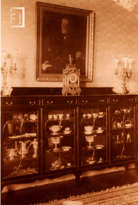 Interior de la casa de la familia Costa
