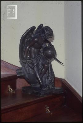 Escultura decorativa perteneciente a la familia Costa