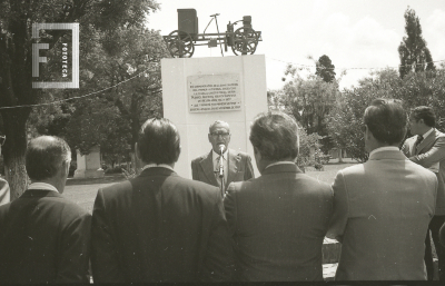 Acto en el monumento al Primer Automóvil Argentino