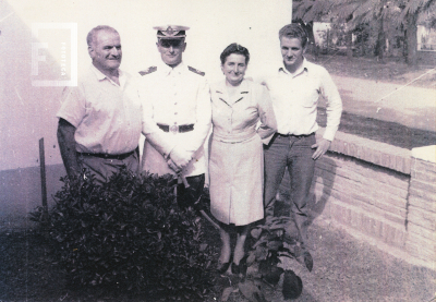 Fausto Gavazzi junto a su hermano Enzo y  sus padres Guido J. Gavazzi y Anna Luzzi