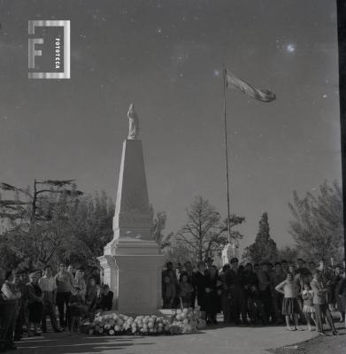Pirámide de Mayo en la Plaza Eduardo Costa