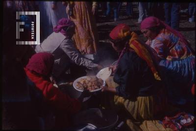Comunidad de gitanos durante un festejo