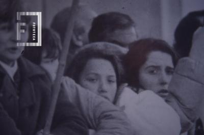Retrato artístico de miradas de mujeres