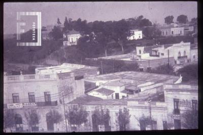 Casas frente a la plazoleta de la estación del ferrocarril