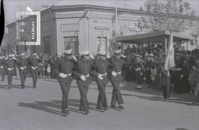 Desfile durante el acto del Día de la Bandera