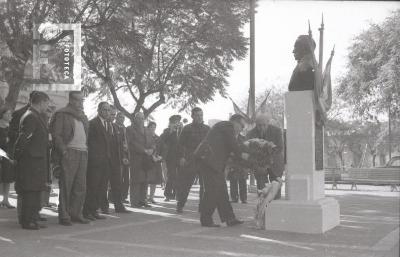 Ofrenda al busto de Luis Costa en el aniversario de la ciudad