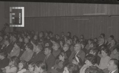 Público presente en la clase dictada por el Prof. Luis Leónidas Gigena