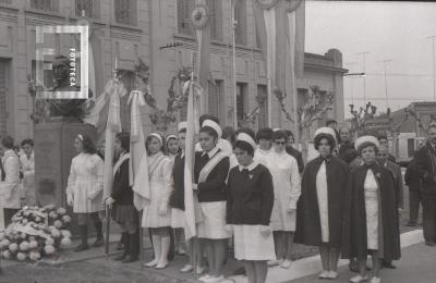 Abanderados y escoltas durante el acto del 25 de mayo