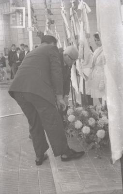 Día de la Bandera - Ofrenda floral en el busto de Manuel Belgrano