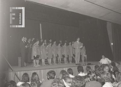 Presentación de Coro en el Teatro Pedro Barbero