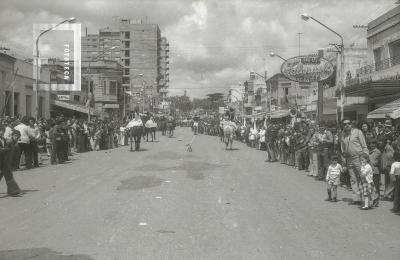 Desfile en la Av. Rivadavia