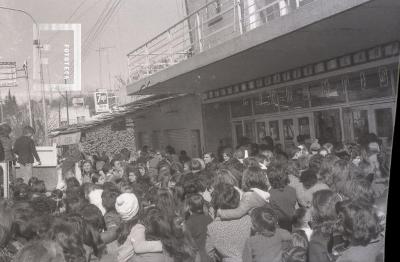 Salida del Cine Campana tras ver la película //Los irrompibles//