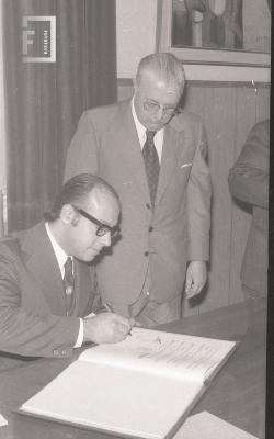 Intendente Dellepiane en el acto por la inauguración de las cloacas