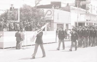 Desfile Cívico Militar en la Avda. Rivadavia