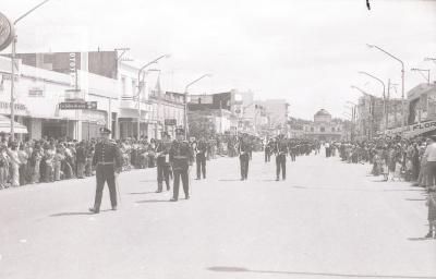 Desfile Cívico Militar en la Avda. Rivadavia