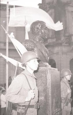 Desfile y acto por el aniversario de la muerte del Gral. San Martín