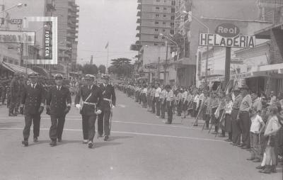 Desfile en el aniversario de Campana